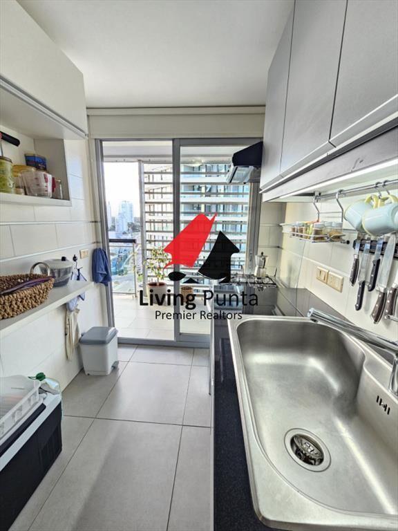 Hermoso apto en venta con parrillero propio