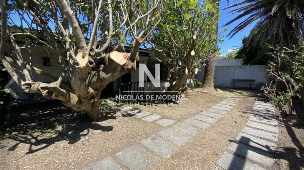 En venta casa de 4 dormitorios en PenÃ­nsula, del