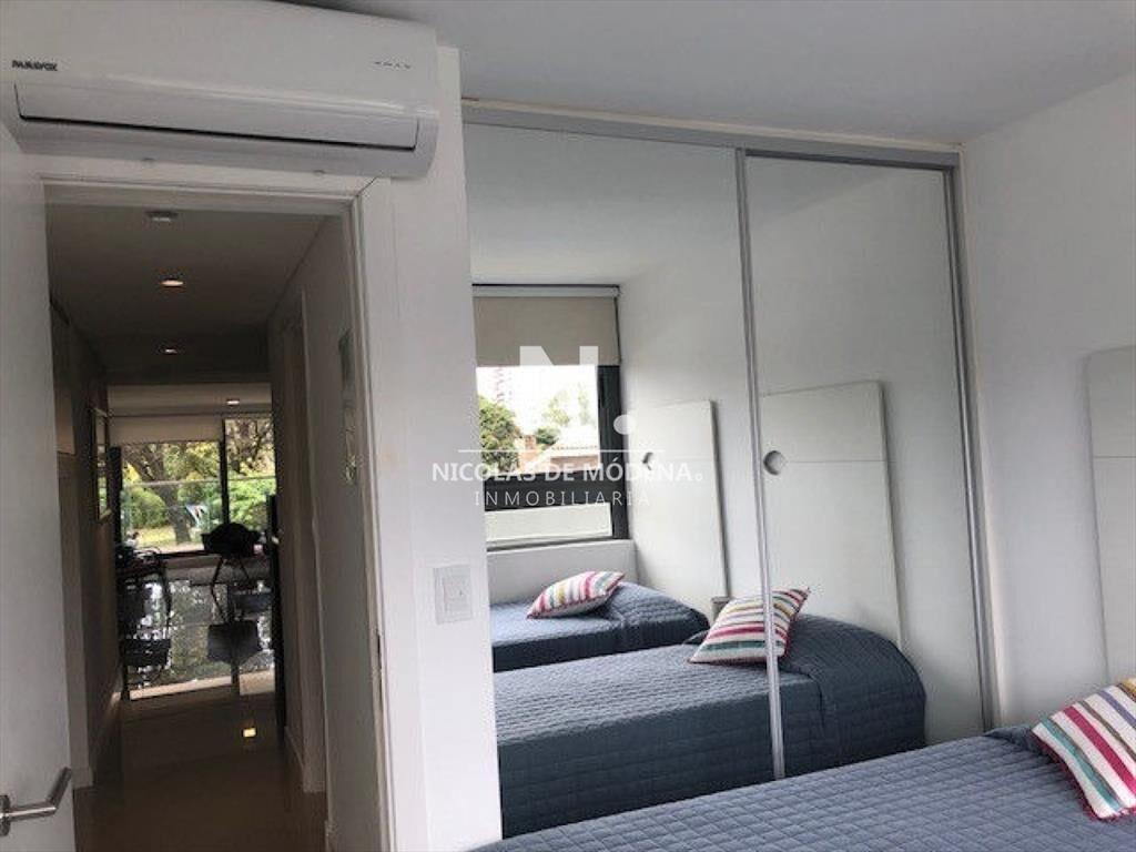 Apto 2 dorm, central, 2 baños y balcón piso