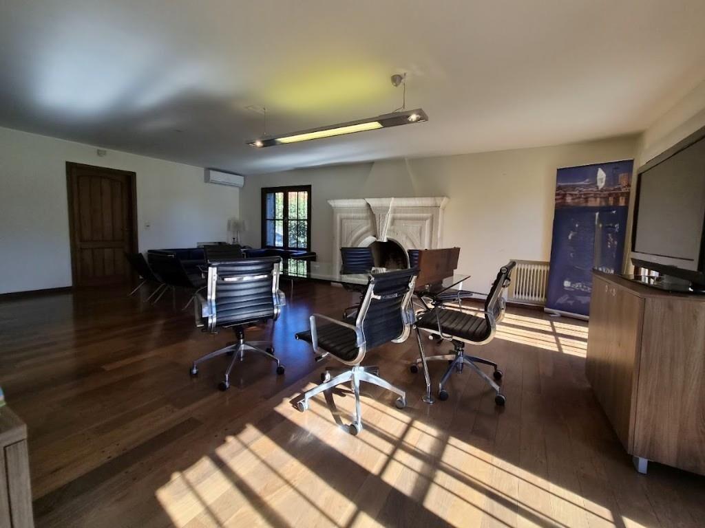 Casa, Padrón Único, Terreno 816, Construidos 560. 2 Plantas