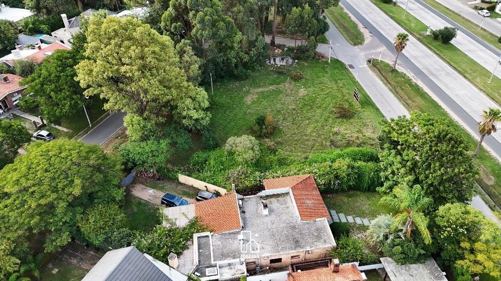 Venta Terreno para Edificio en Av. de las Americas - 2.076m2