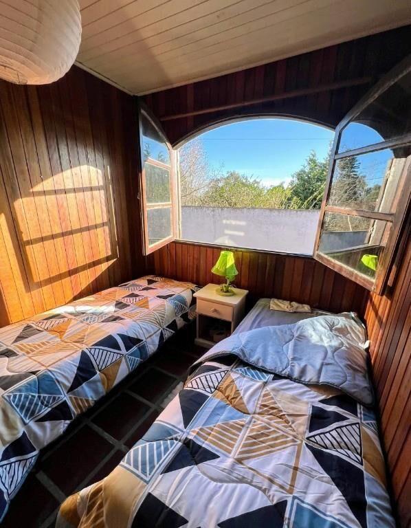 Hermosa cabaña En La Floresta, Zona Muy Tranquila.