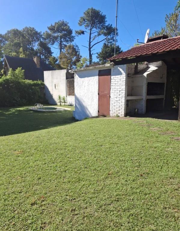 Hermosa cabaña En La Floresta, Zona Muy Tranquila.