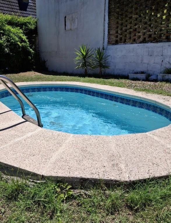 Hermosa cabaña En La Floresta, Zona Muy Tranquila.