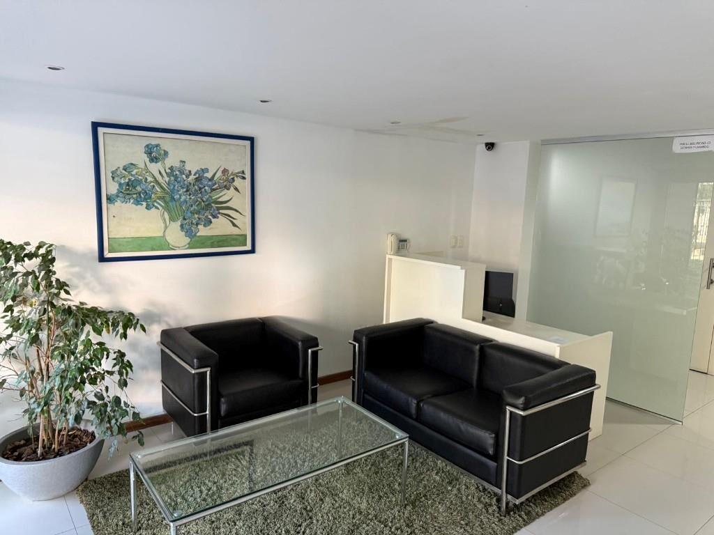 Apartamento al frente con balcon a mts. de Mdeo. Shopping!