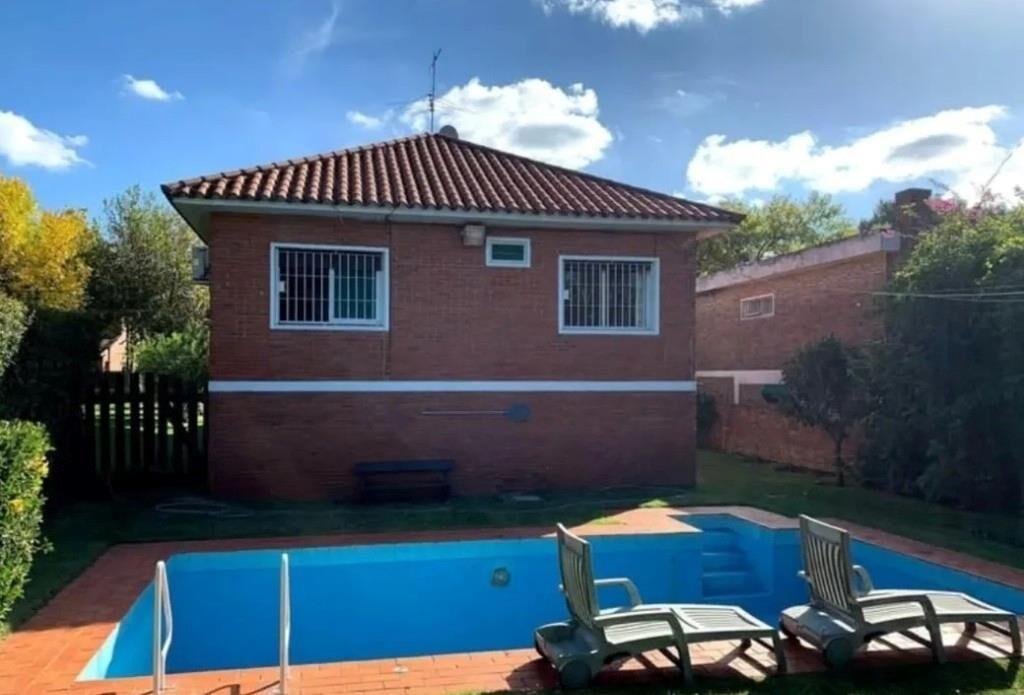 SUSENA INVERSIONES ALQUILA CASA EN CARRASCO NORTE