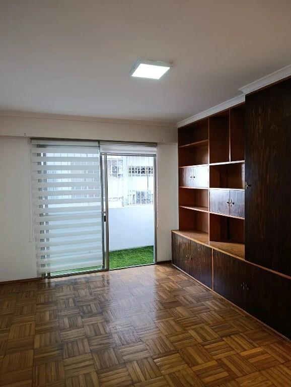 Se alquila Apto zona Cordon, 1 Dormitorio, calle Guayabos