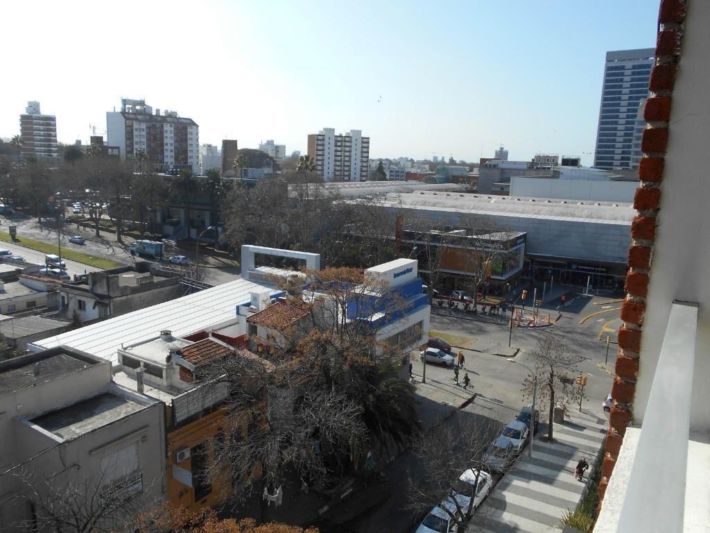 Alquiler Monoambiente Pocitos Plac.Ellauri cocina y terraza