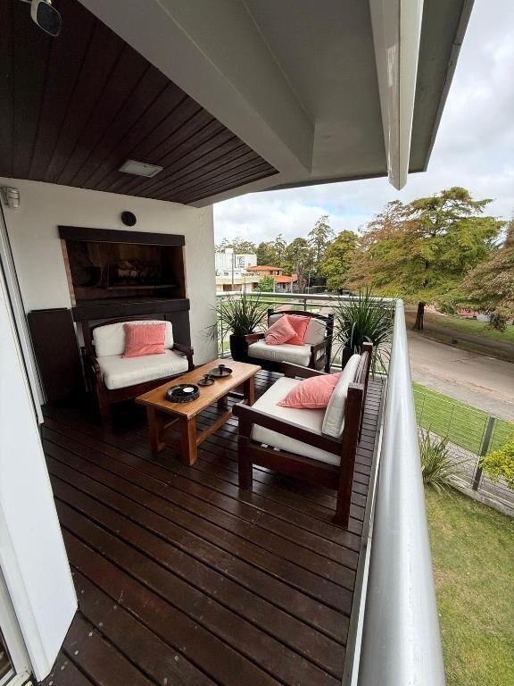 Venta gran apartamento 3 dormitorios pleno Punta Gorda