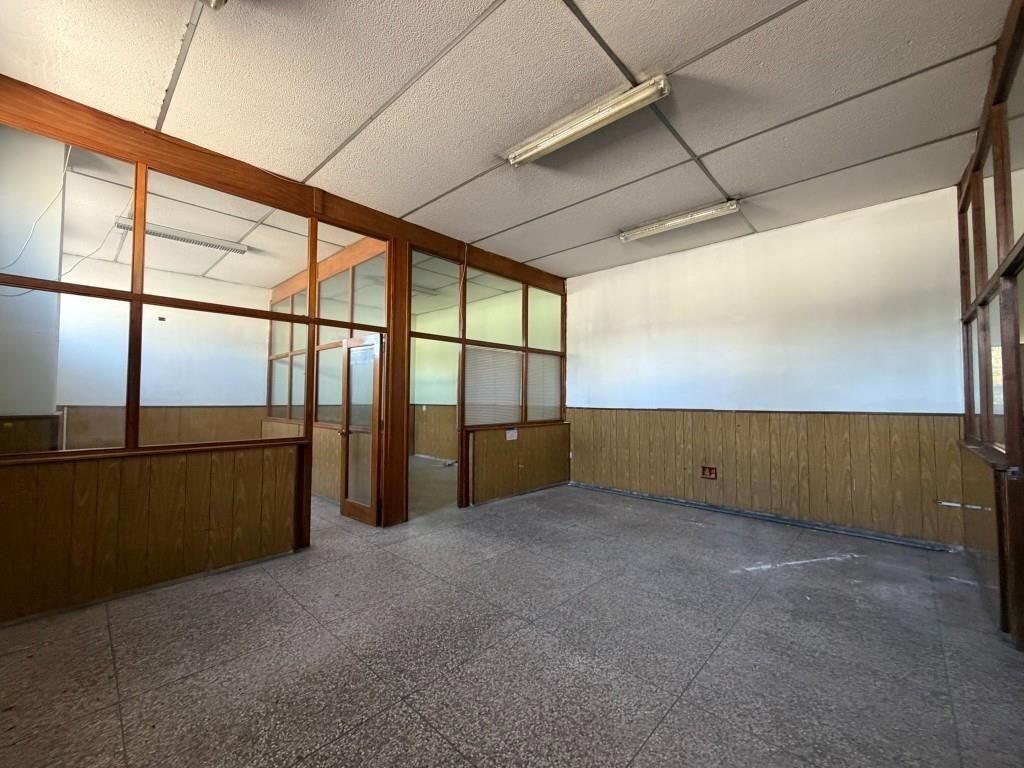 DIRI OFICINAS CON DEPOSITO ESQ REYLES Y GRAL FLORES