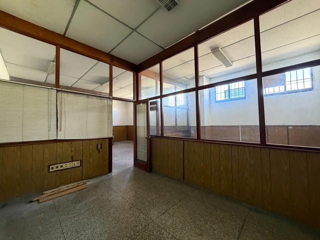 DIRI OFICINAS CON DEPOSITO ESQ REYLES Y GRAL FLORES