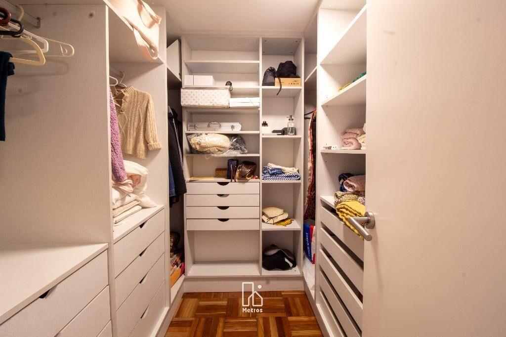 Venta Apartamento Rambla Punta Carretas - 3 dorm + Serv