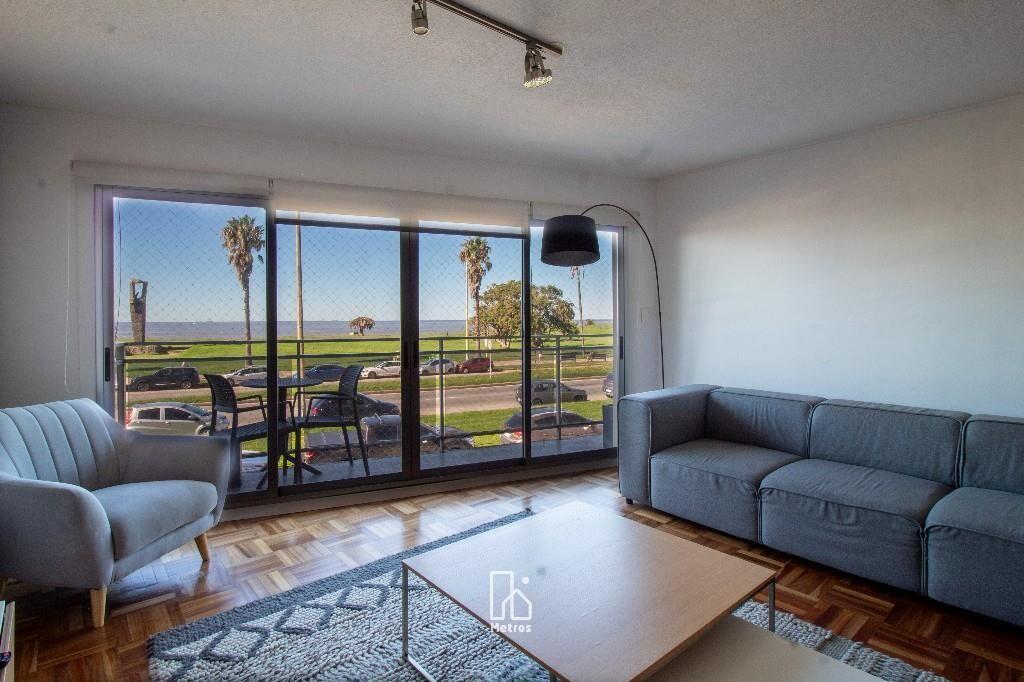 Venta Apartamento Rambla Punta Carretas - 3 dorm + Serv