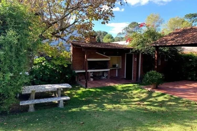 SUSENA INVERSIONES ALQUILA/VENDE CASA EN CARRASCO NORTE