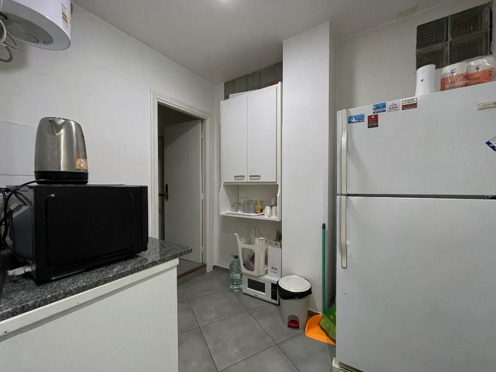 Oficina en venta, 109 metros, Centro, 1er piso por escalera