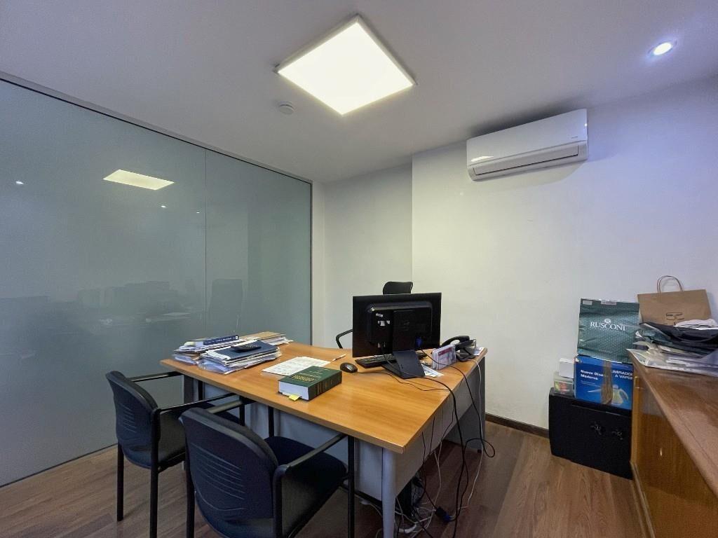 Oficina en venta, 109 metros, Centro, 1er piso por escalera