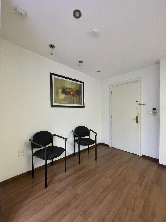 Oficina en venta, 109 metros, Centro, 1er piso por escalera