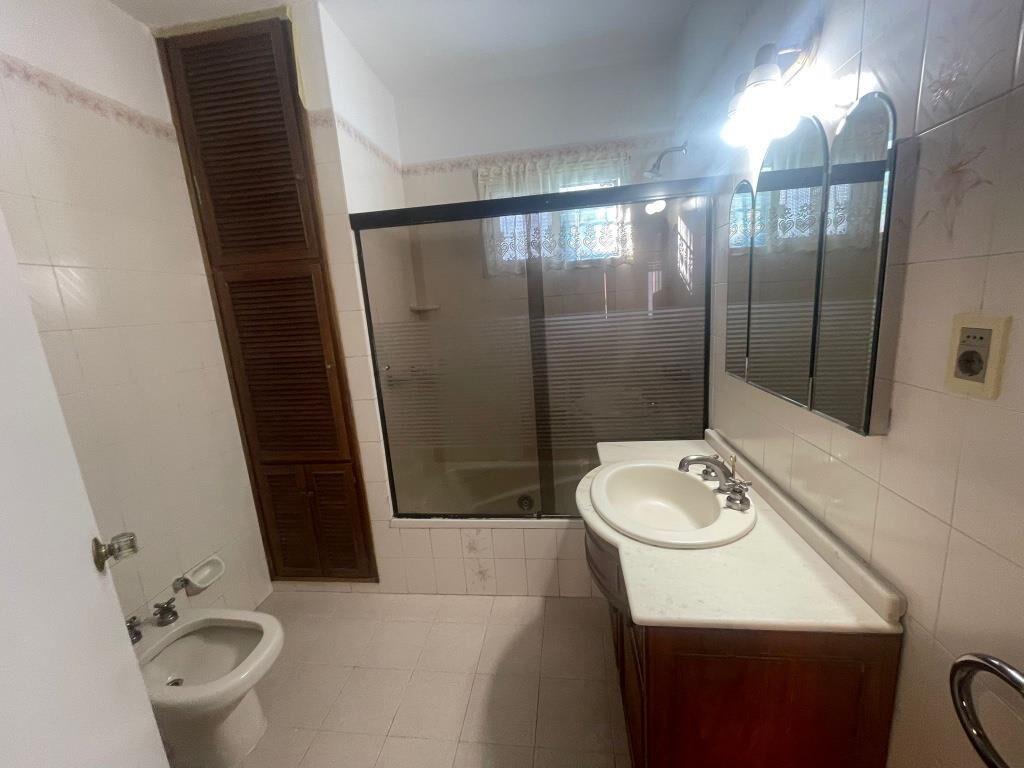 SUSENA INVERSIONES ALQUILA CASA EN CARRASCO NORTE