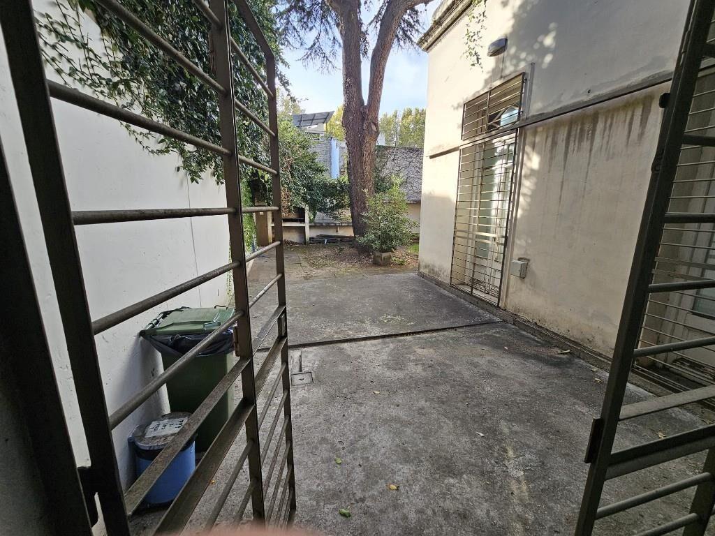 GRAN RESIDENCIA DE ESTILO, IMPECABLE. EN CORDÓN SUR. JOYA !