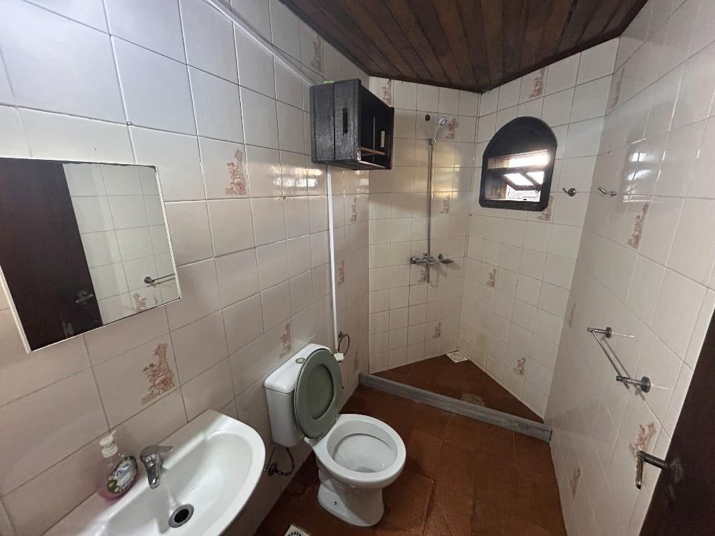 Casa 3 dormitorios con gran fondo en CIUDAD DE LA COSTA