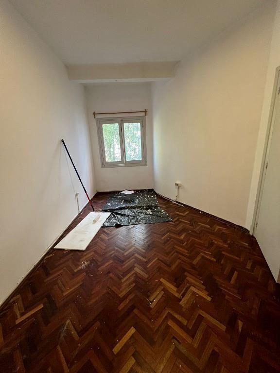 Alquiler Pocitos 1 dormitorio con muebles 2do. por escalera