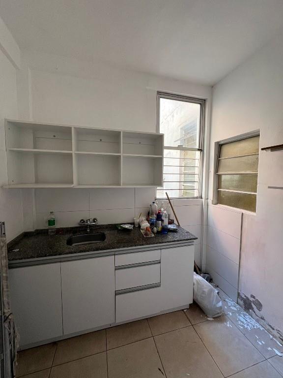 Alquiler Pocitos 1 dormitorio con muebles 2do. por escalera