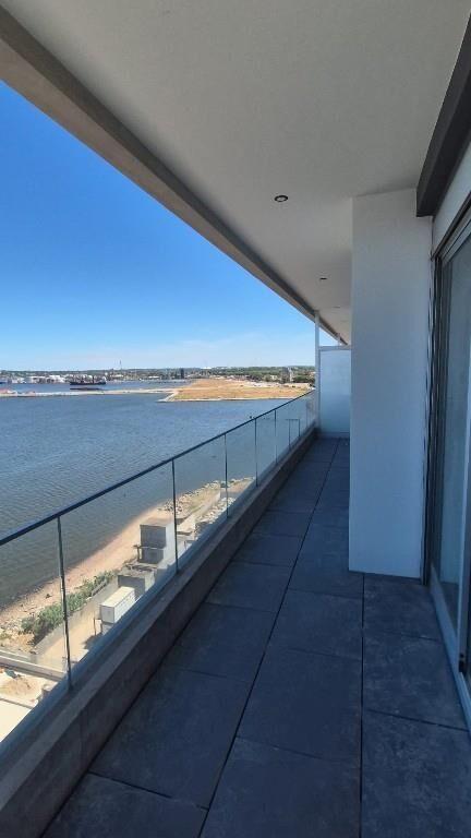 Apartamento En La Bahia, 3er Piso, Frente Al Mar, Garage
