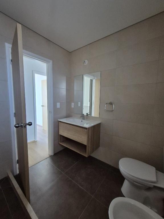 Apartamento En La Bahia, 3er Piso, Frente Al Mar, Garage