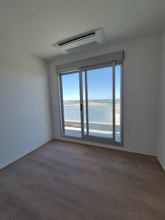Apartamento En La Bahia, 3er Piso, Frente Al Mar, Garage