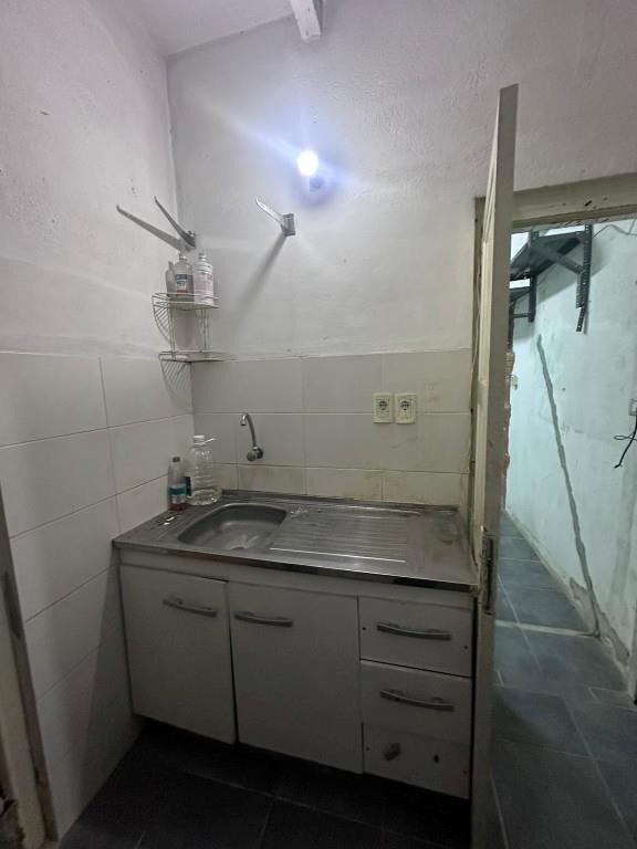 Local comercial y depósito en Barrio Reus