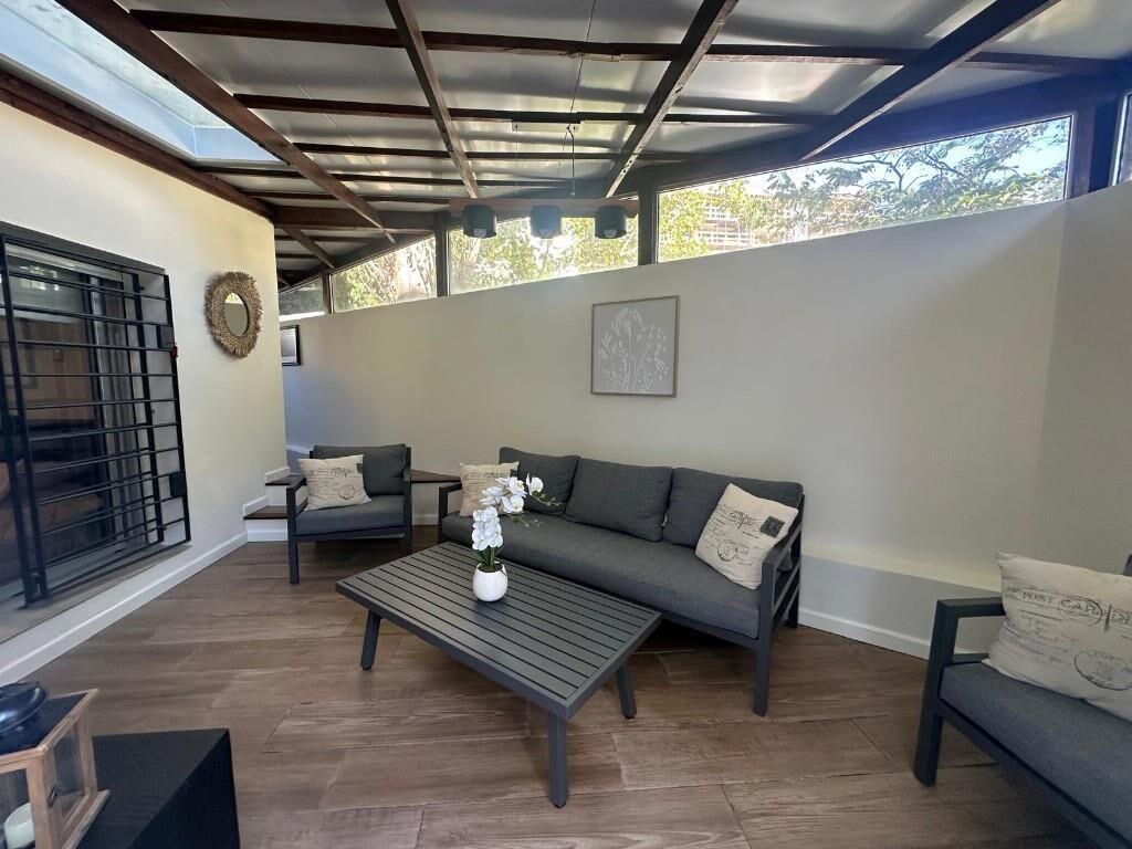 Apartamento con patio de 3 dormitorios en pocitos Nuevo