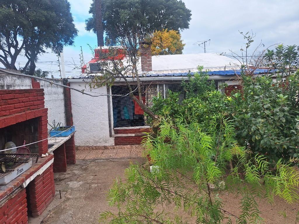 Vta , 3 dor y gge jardín y fdo apta prestamo