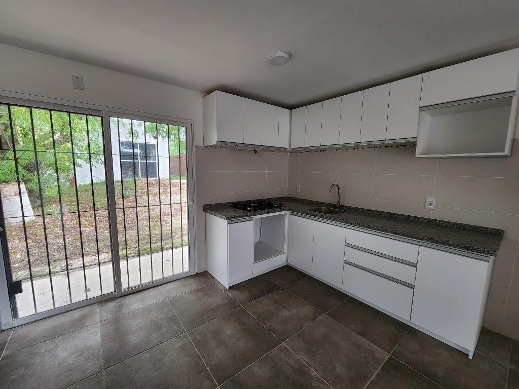 CASA A ESTRENAR!! AMPLIO TERRENO!!