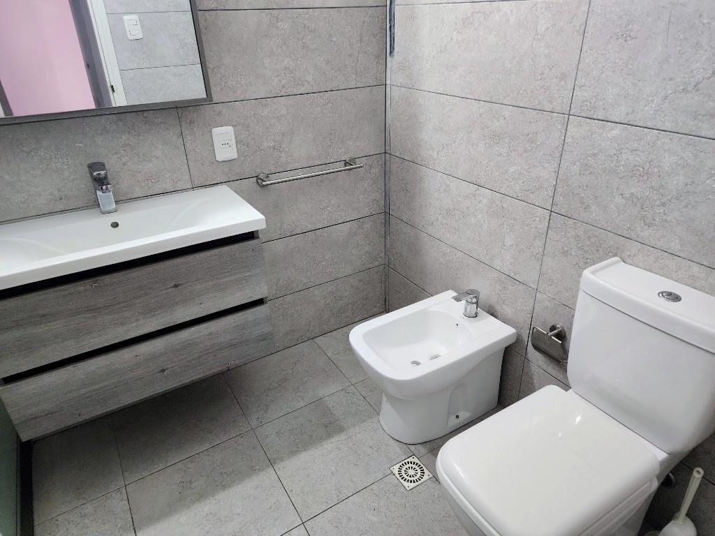Excelente planta en con vista despejada al parque