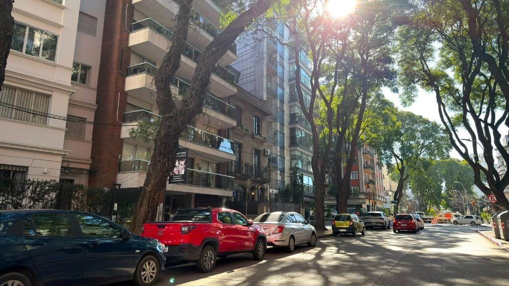 Venta Pocitos Ellauri y Av. Brasil 2 dormitorios 2 baños 203