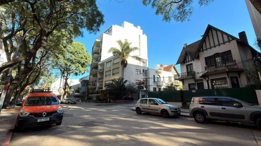 Venta Pocitos Ellauri y Av. Brasil Apto 2 dorm 2 baños - 301