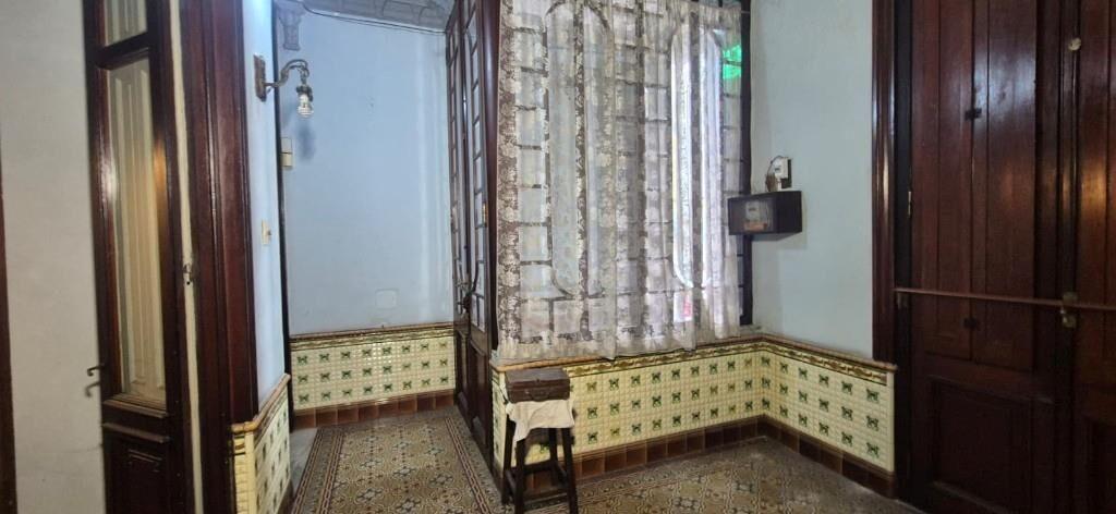 VENTA CASA AGUADA MINAS Y ASUNCION  7 HABITACIONES GGE.