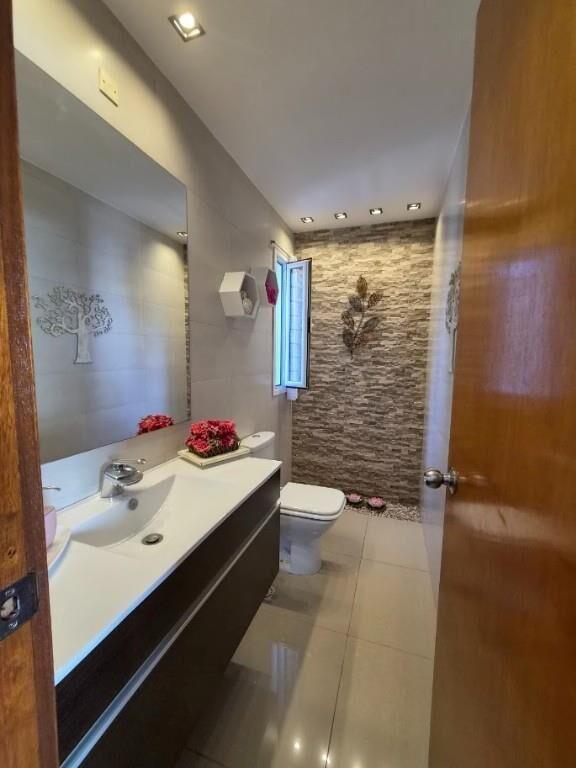 Casa moderna, pronta para entrar