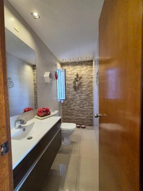 Casa moderna, pronta para entrar