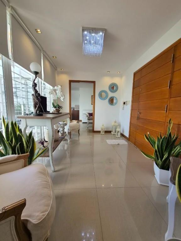 Casa moderna, pronta para entrar