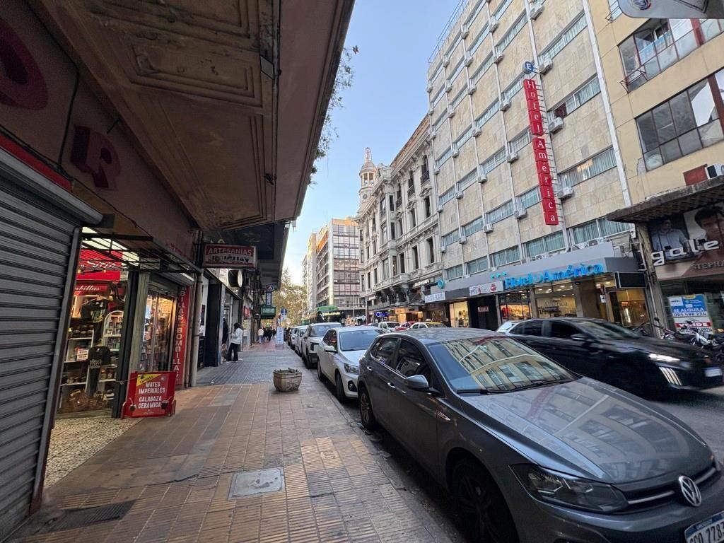 IMPERDIBLE OPORTUNIDAD! LOCAL COMERCIAL EN PLENO CENTRO