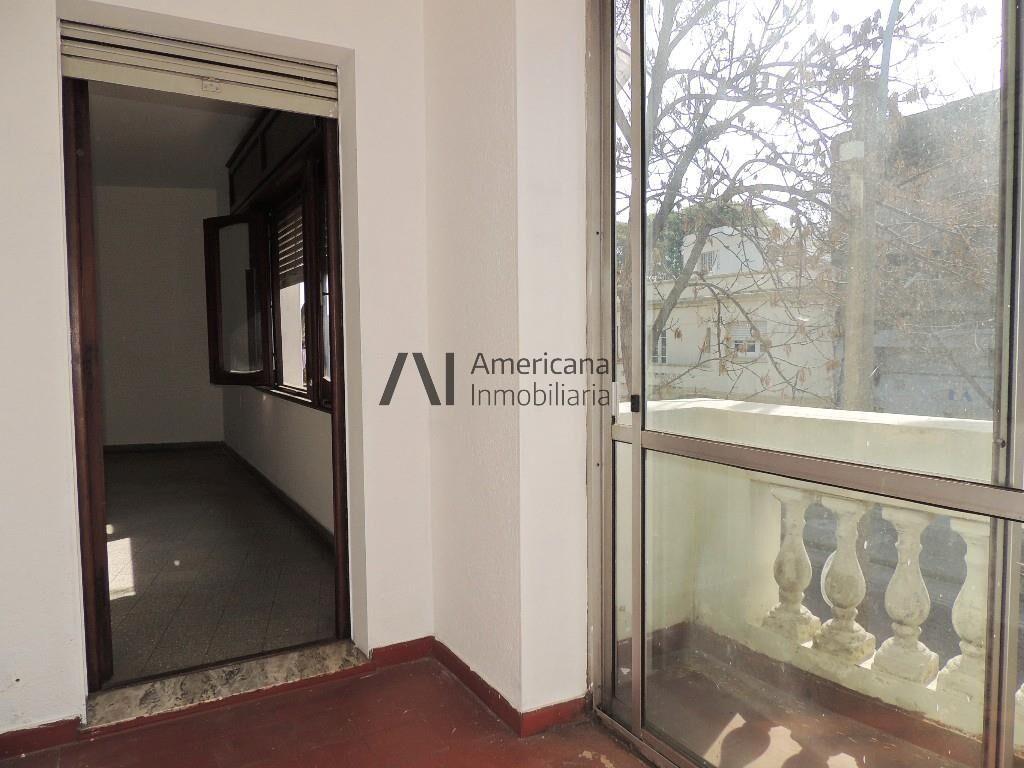 Apto. Tipo Casa | Dos Dormitorios | Sólida Construcción.