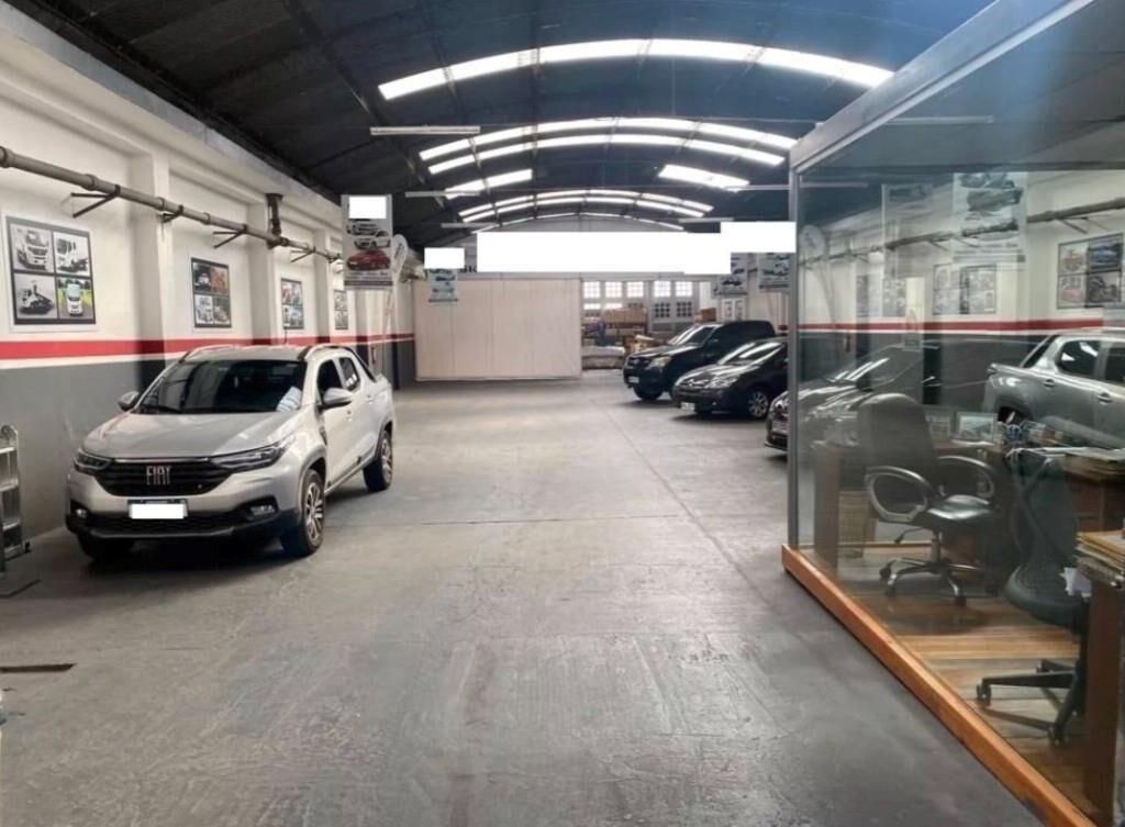 LOCAL COMERCIAL VENTA DE 700 MTS.  www.207GA331.ver.uy