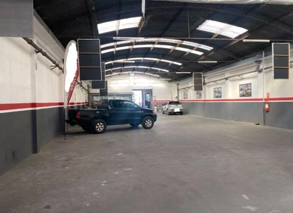 LOCAL COMERCIAL VENTA DE 700 MTS.  www.207GA331.ver.uy