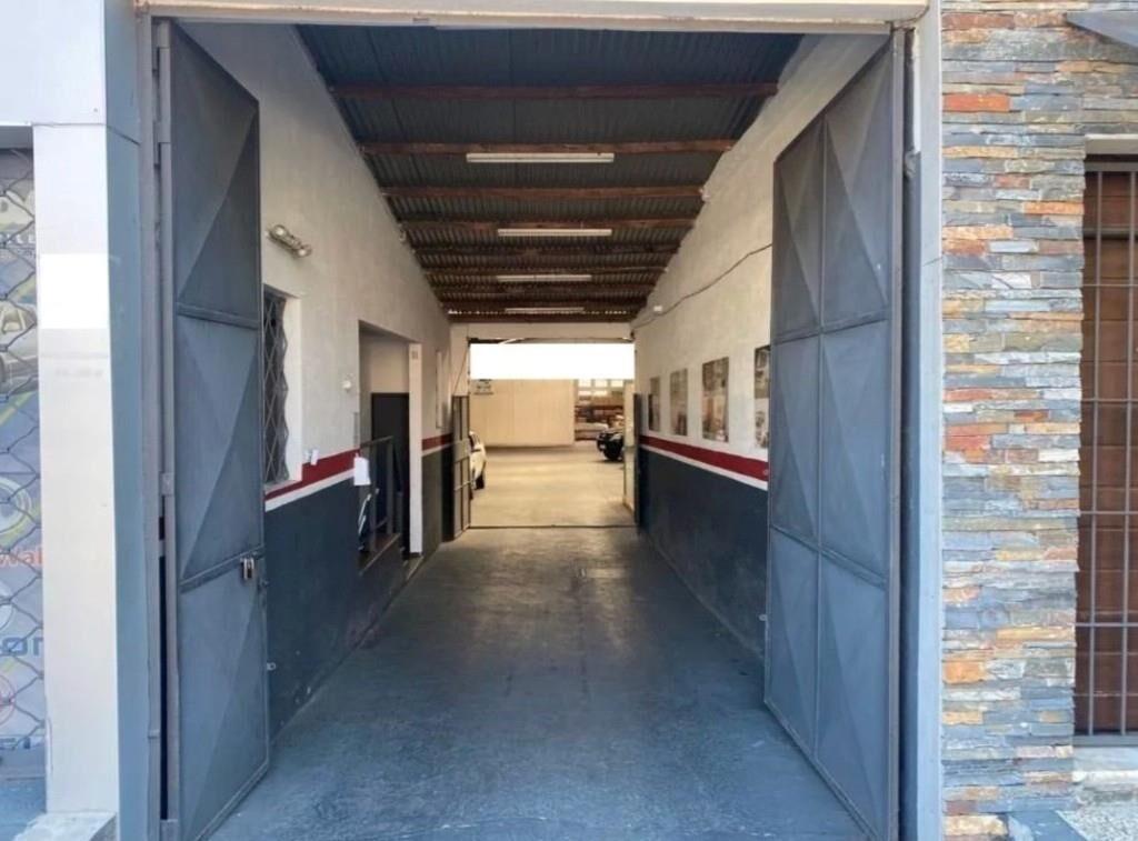 LOCAL COMERCIAL VENTA DE 700 MTS.  www.207GA331.ver.uy