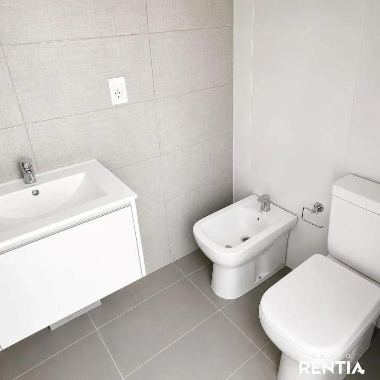 Se vende apto 2 dorm con garaje, Calle Mercedes, Cordon