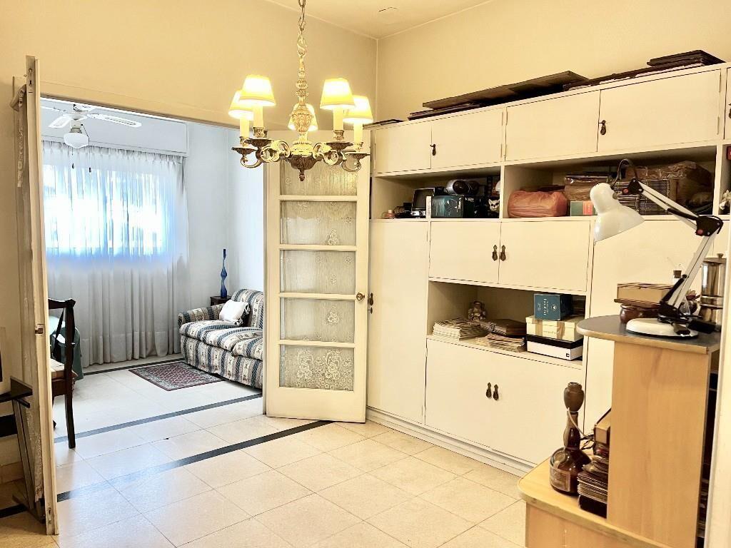 L & M VENDE: ESTRATÉGICA UBICACIÓN COMERCIO/VIVIENDA.-