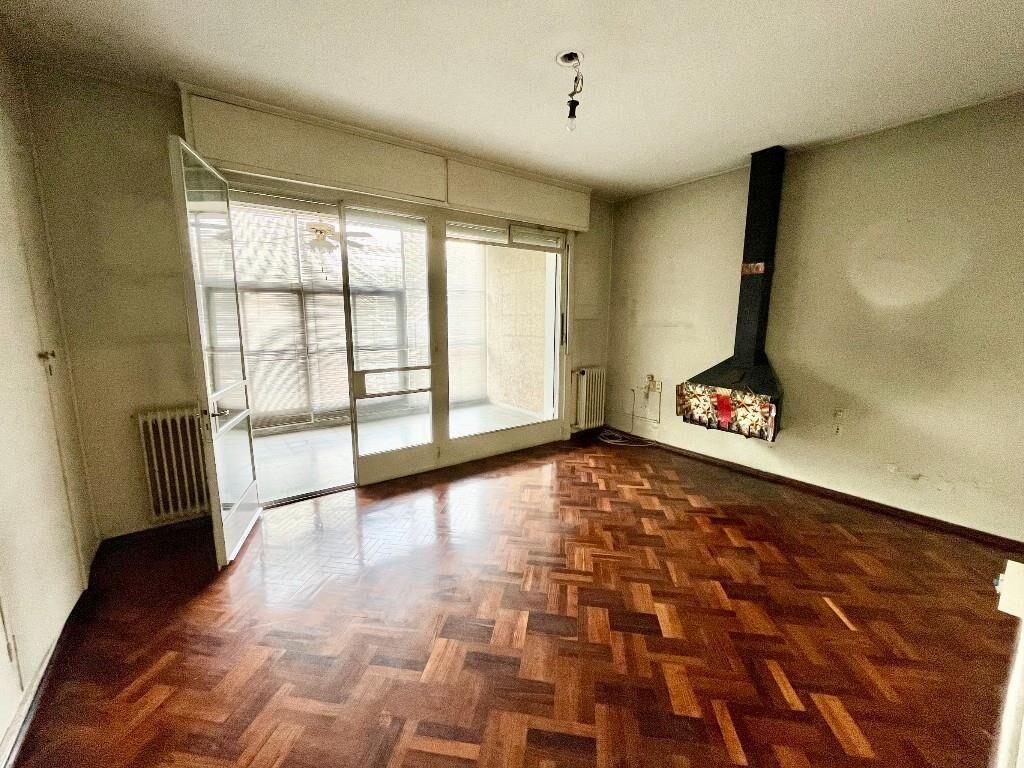 L & M VENDE: ESTRATÉGICA UBICACIÓN COMERCIO/VIVIENDA.-