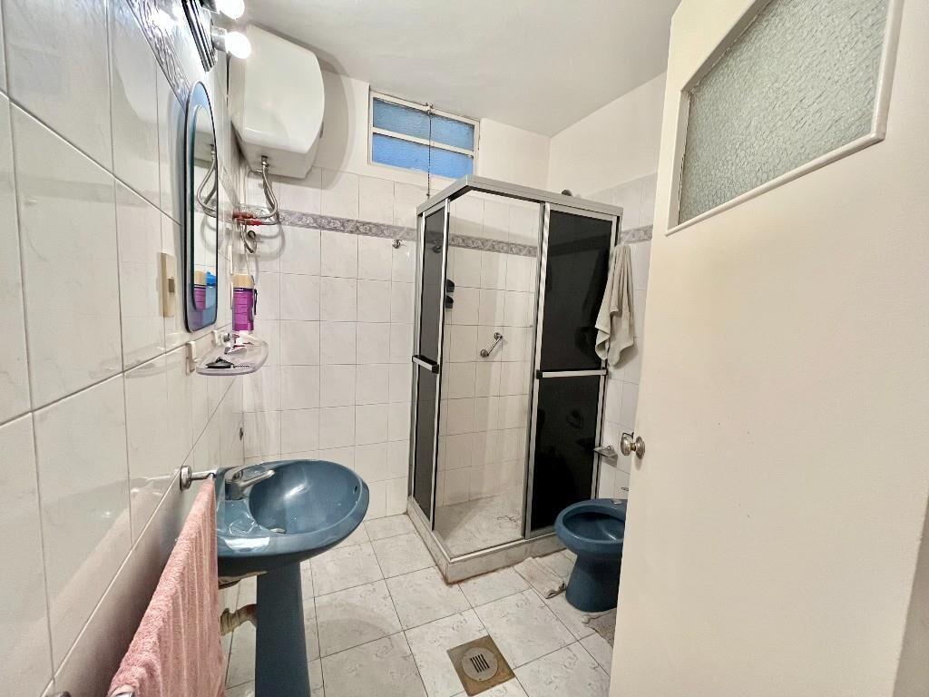 L & M VENDE: ESTRATÉGICA UBICACIÓN COMERCIO/VIVIENDA.-