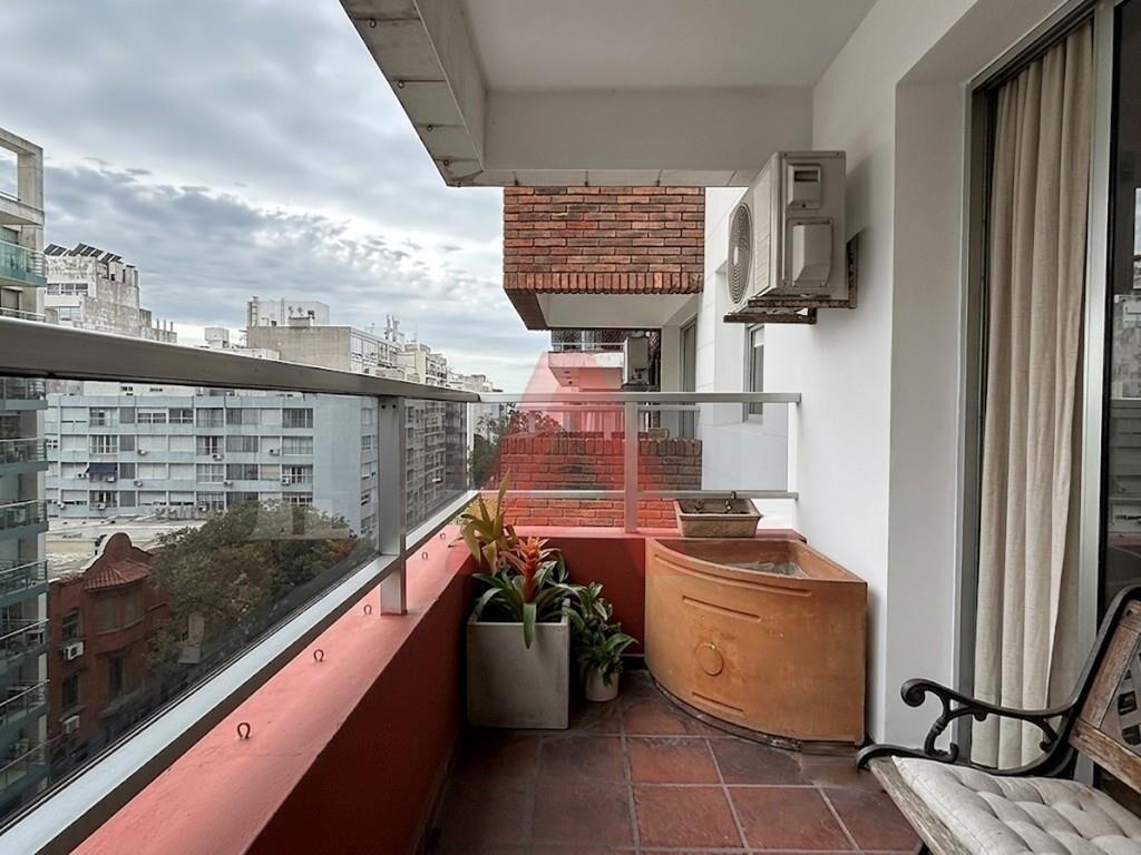 PUNTA CARRETAS A PASOS DEL MAR - 1DORMITORIO CON MUEBLES